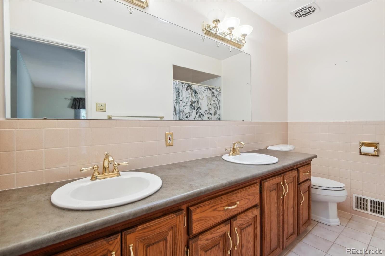 3036 S Gaylord Street