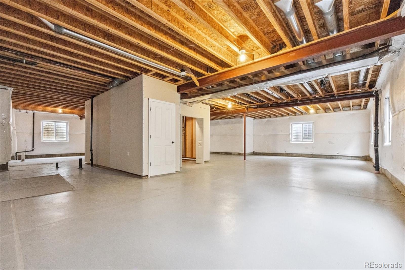 6945 Winthrop Circle