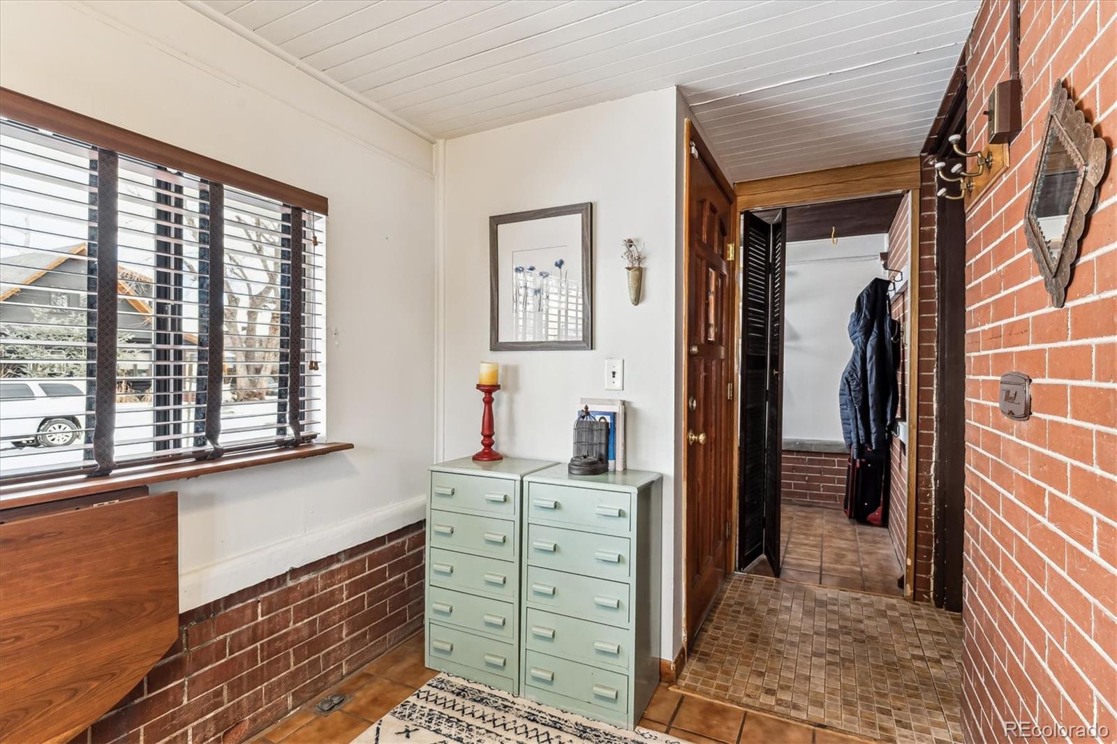 2410 S Lincoln Street