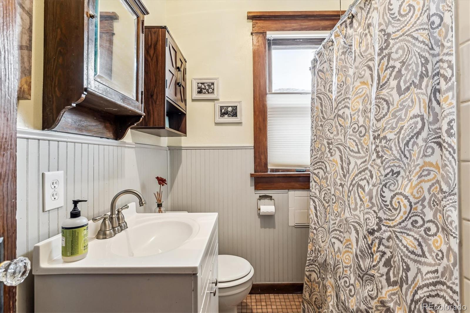 2410 S Lincoln Street