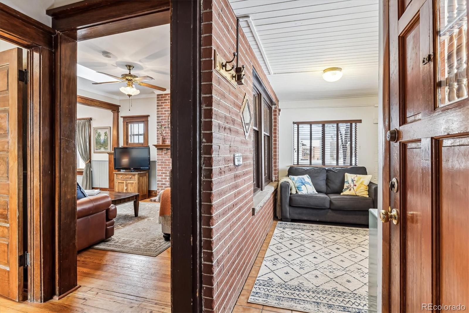 2410 S Lincoln Street