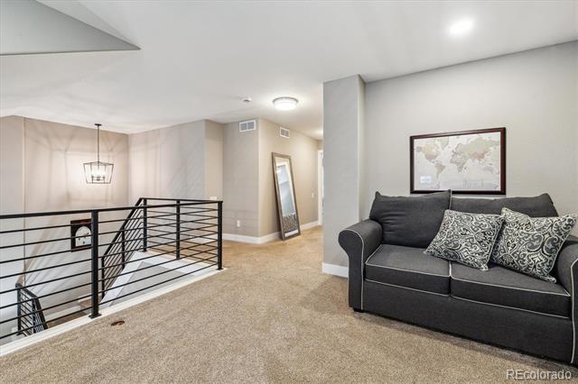 570 Clarendon Loop