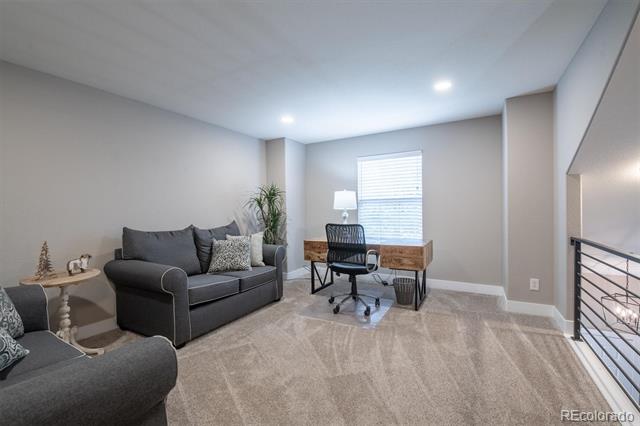 570 Clarendon Loop