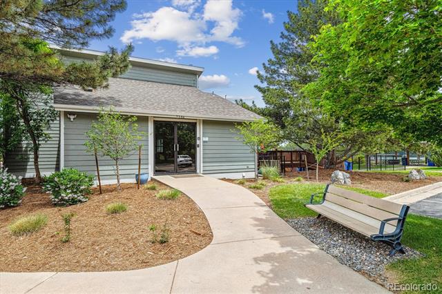 570 Clarendon Loop