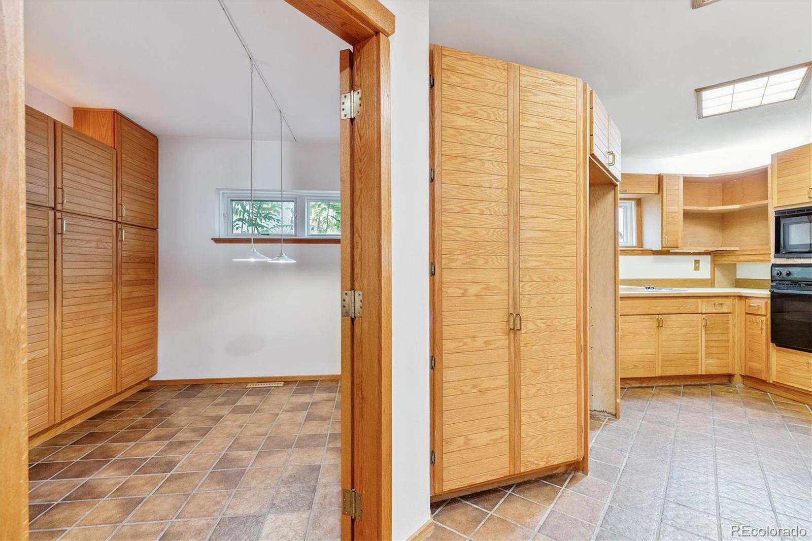 5305 E Dakota Avenue