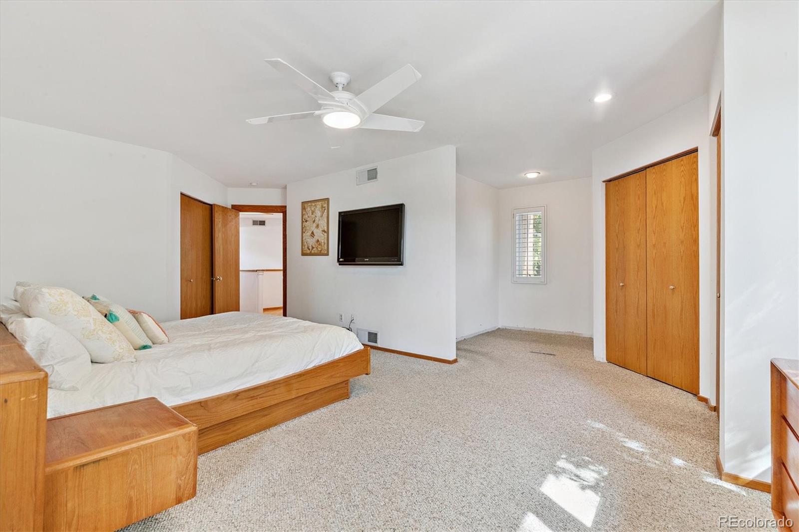 5305 E Dakota Avenue