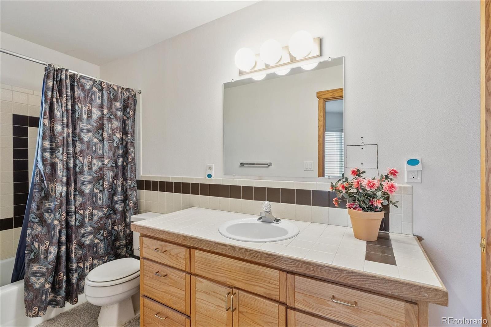 5305 E Dakota Avenue