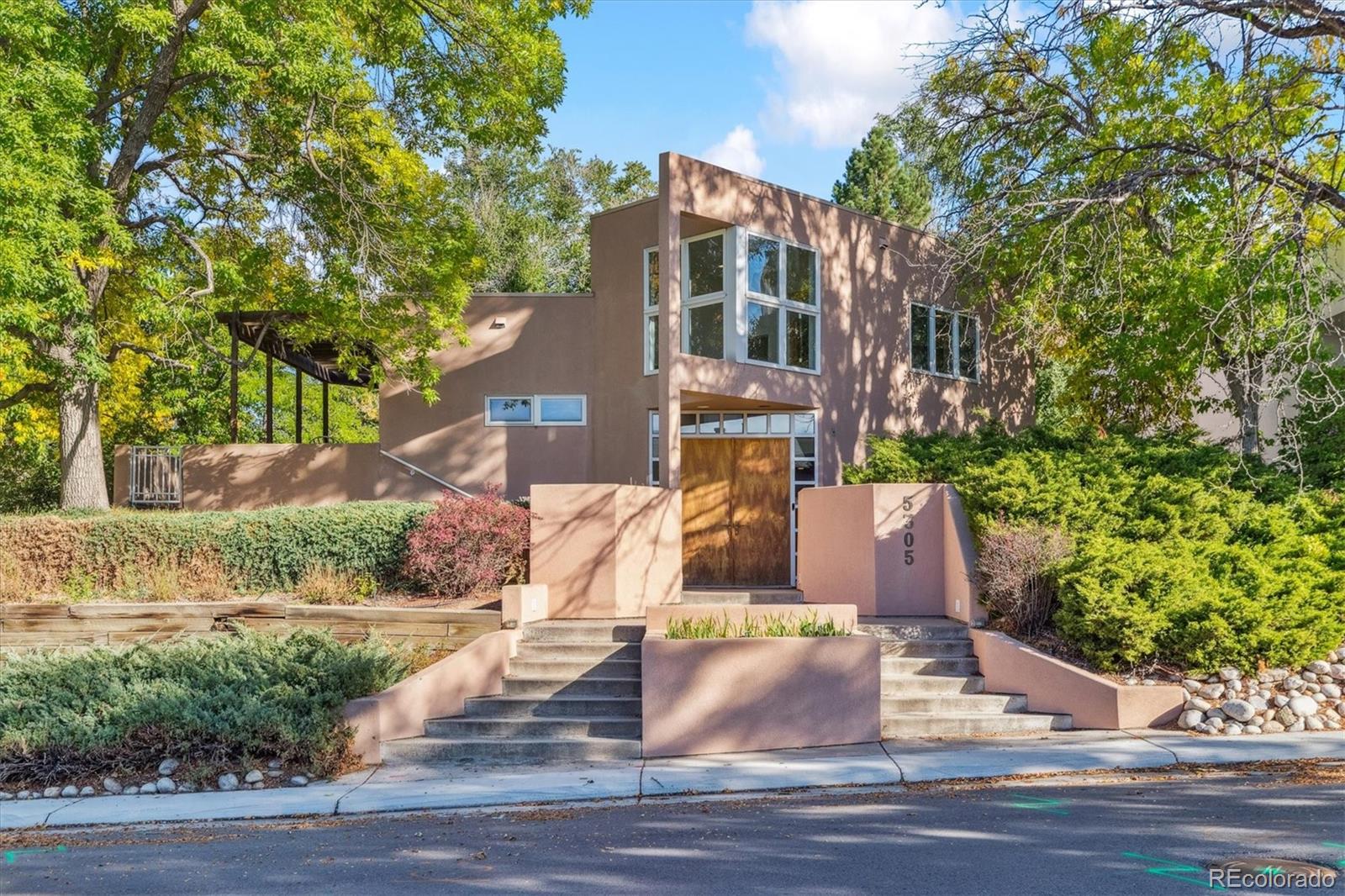 5305 E Dakota Avenue