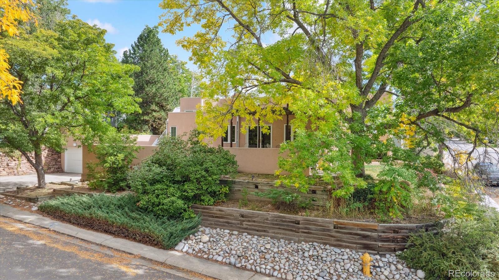 5305 E Dakota Avenue