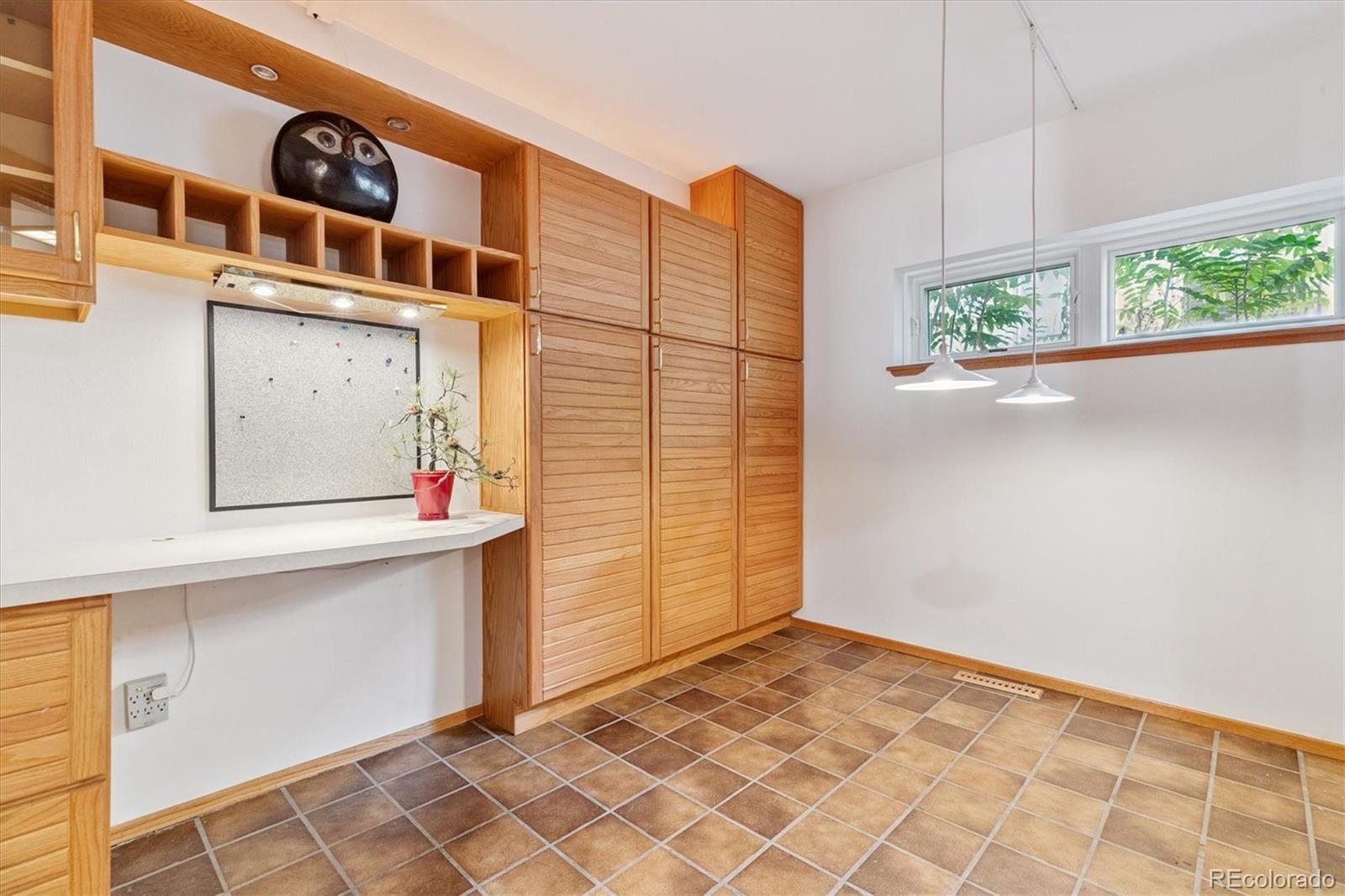 5305 E Dakota Avenue