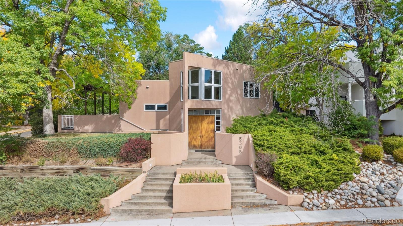 5305 E Dakota Avenue