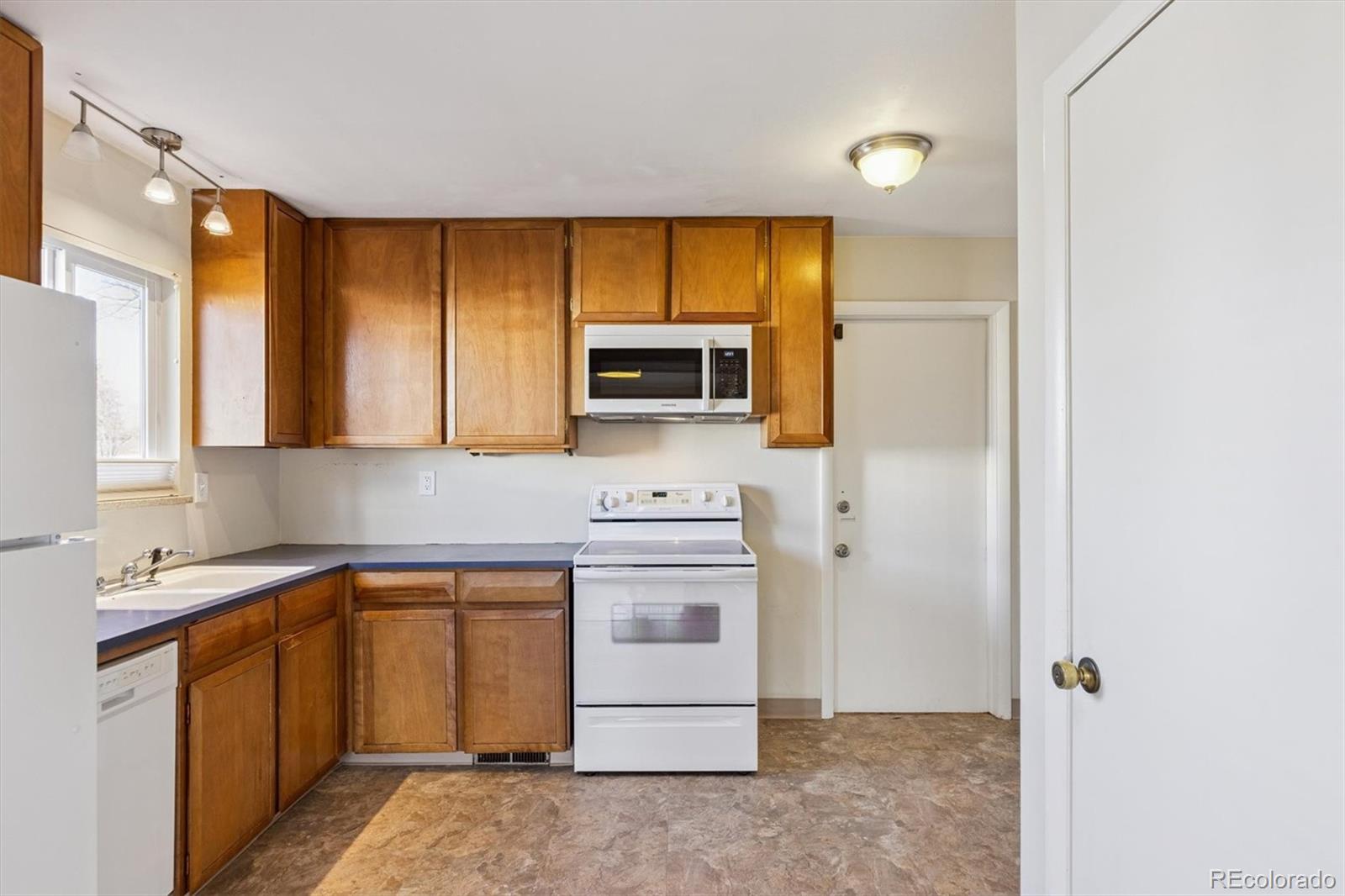 3031 S University Boulevard