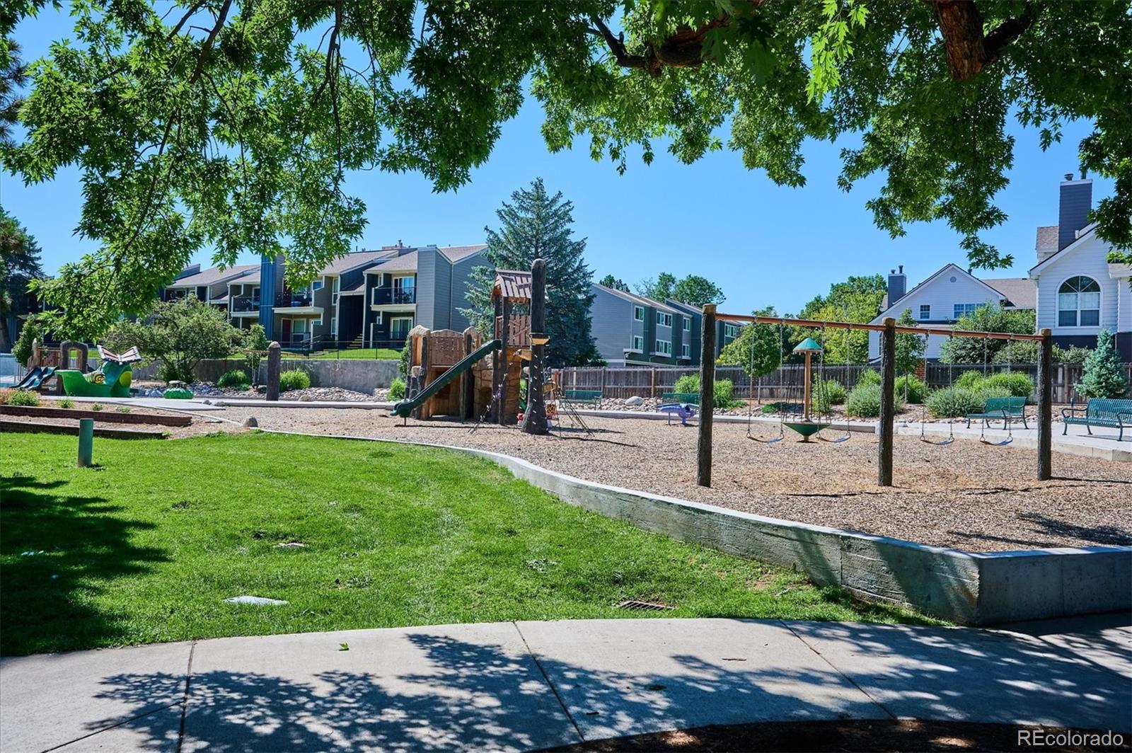 2105 E Dartmouth Circle