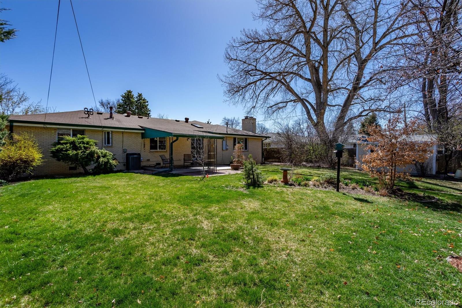 2105 E Dartmouth Circle