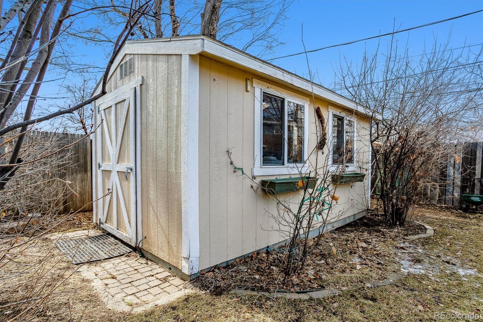 2105 E Dartmouth Circle