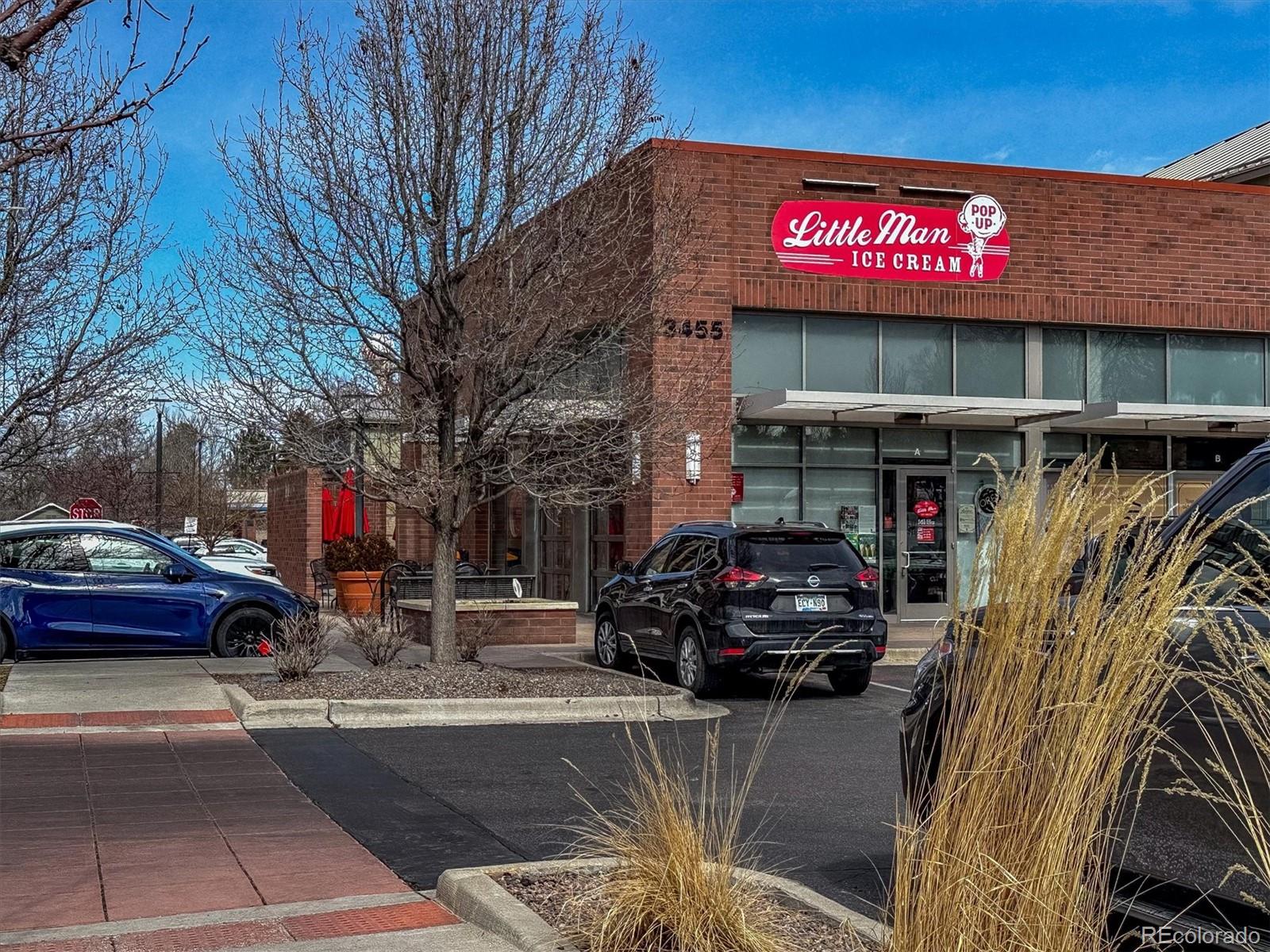 2105 E Dartmouth Circle