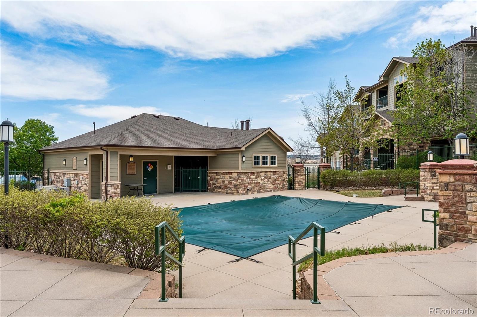 18657 Stroh Road Unit: 4207