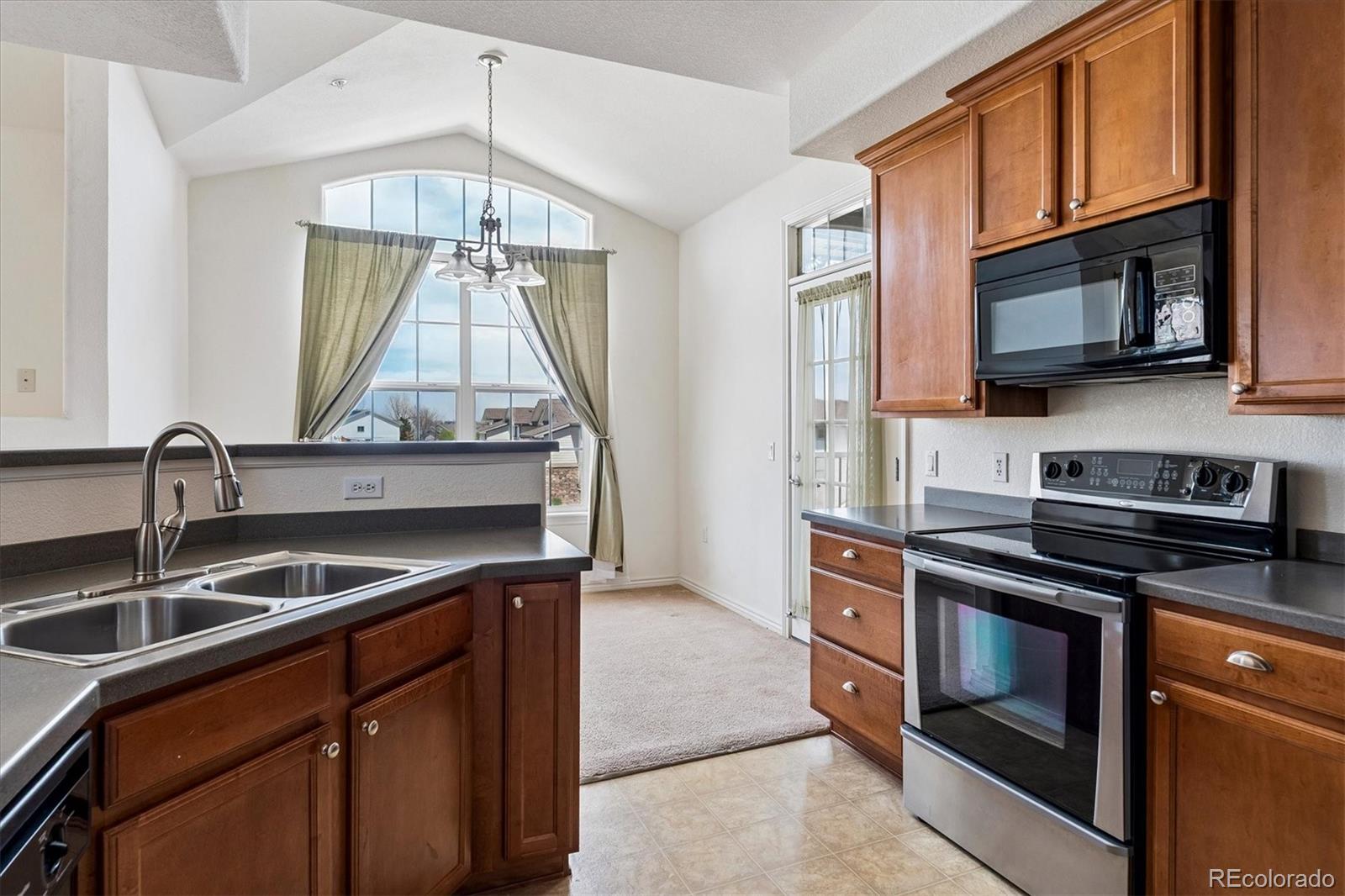 18657 Stroh Road Unit: 4207