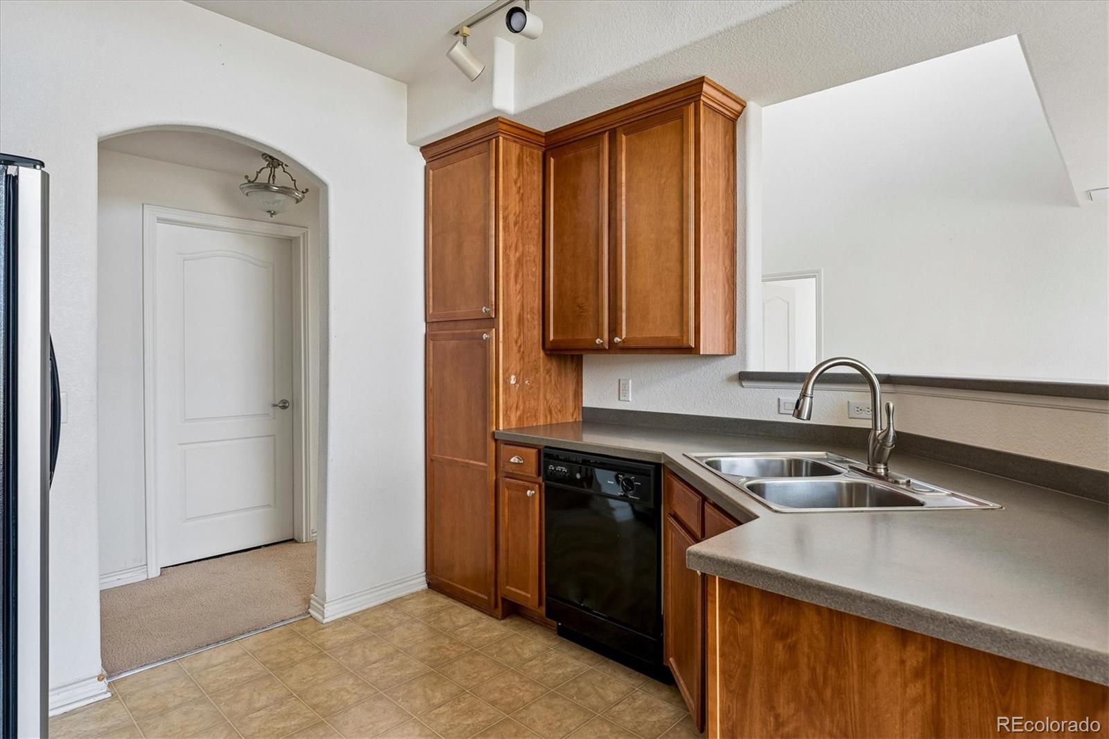 18657 Stroh Road Unit: 4207
