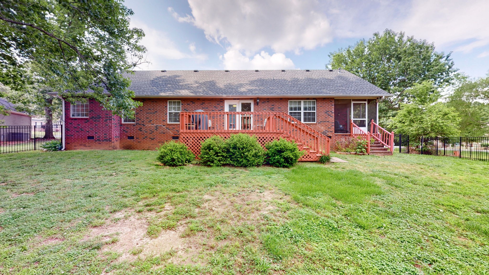 113 Stonegate Cir