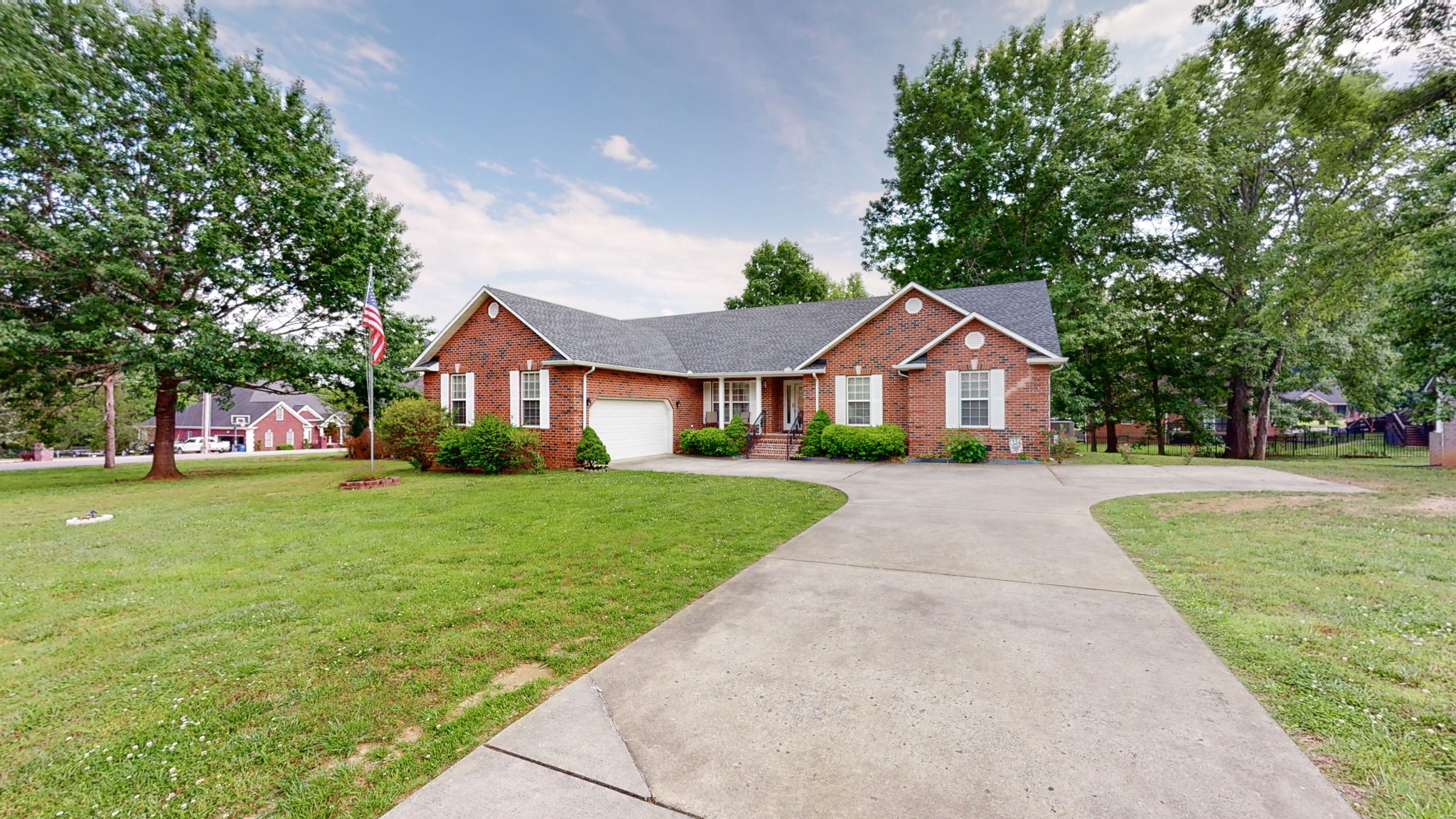 113 Stonegate Cir