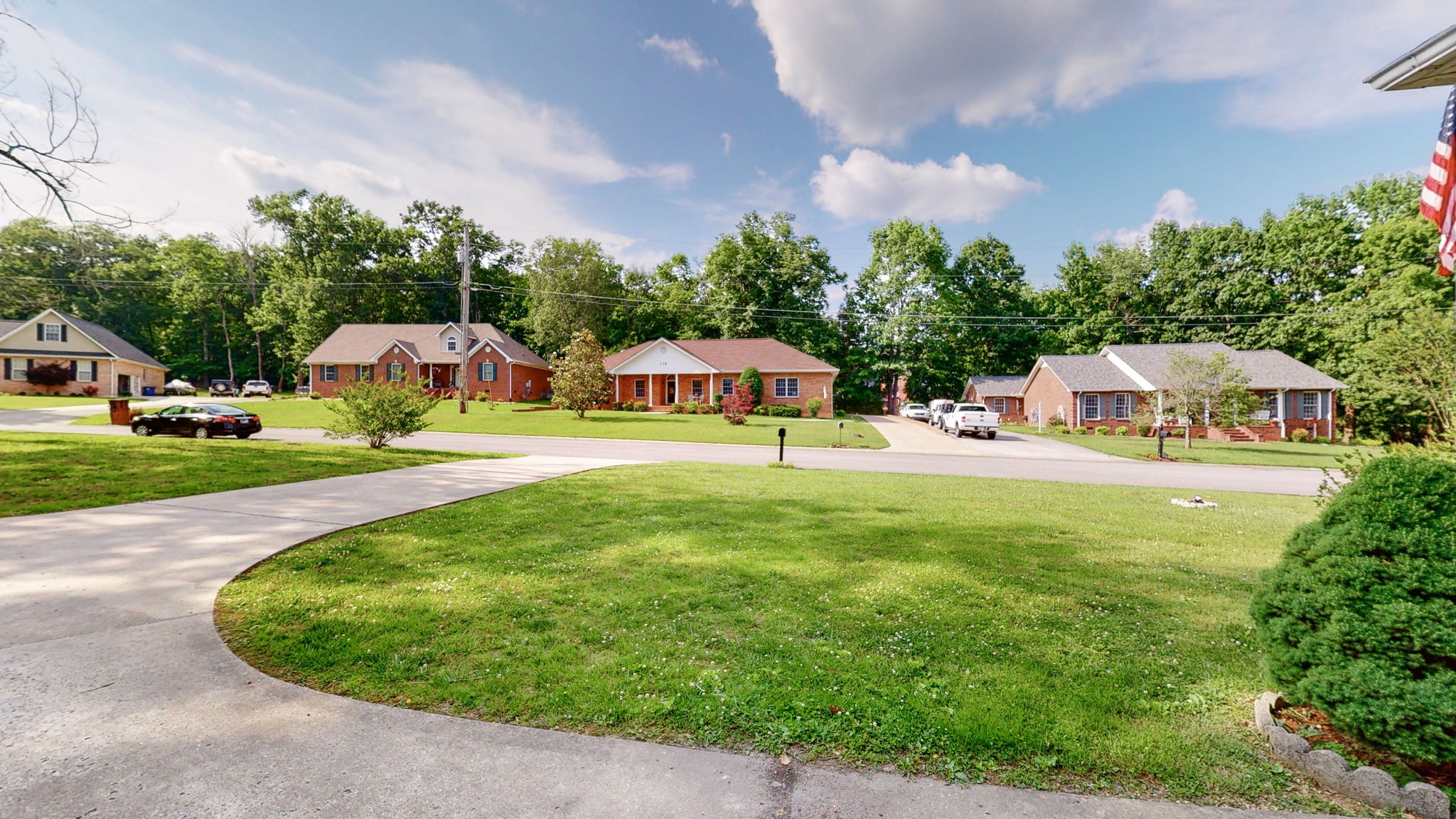 113 Stonegate Cir