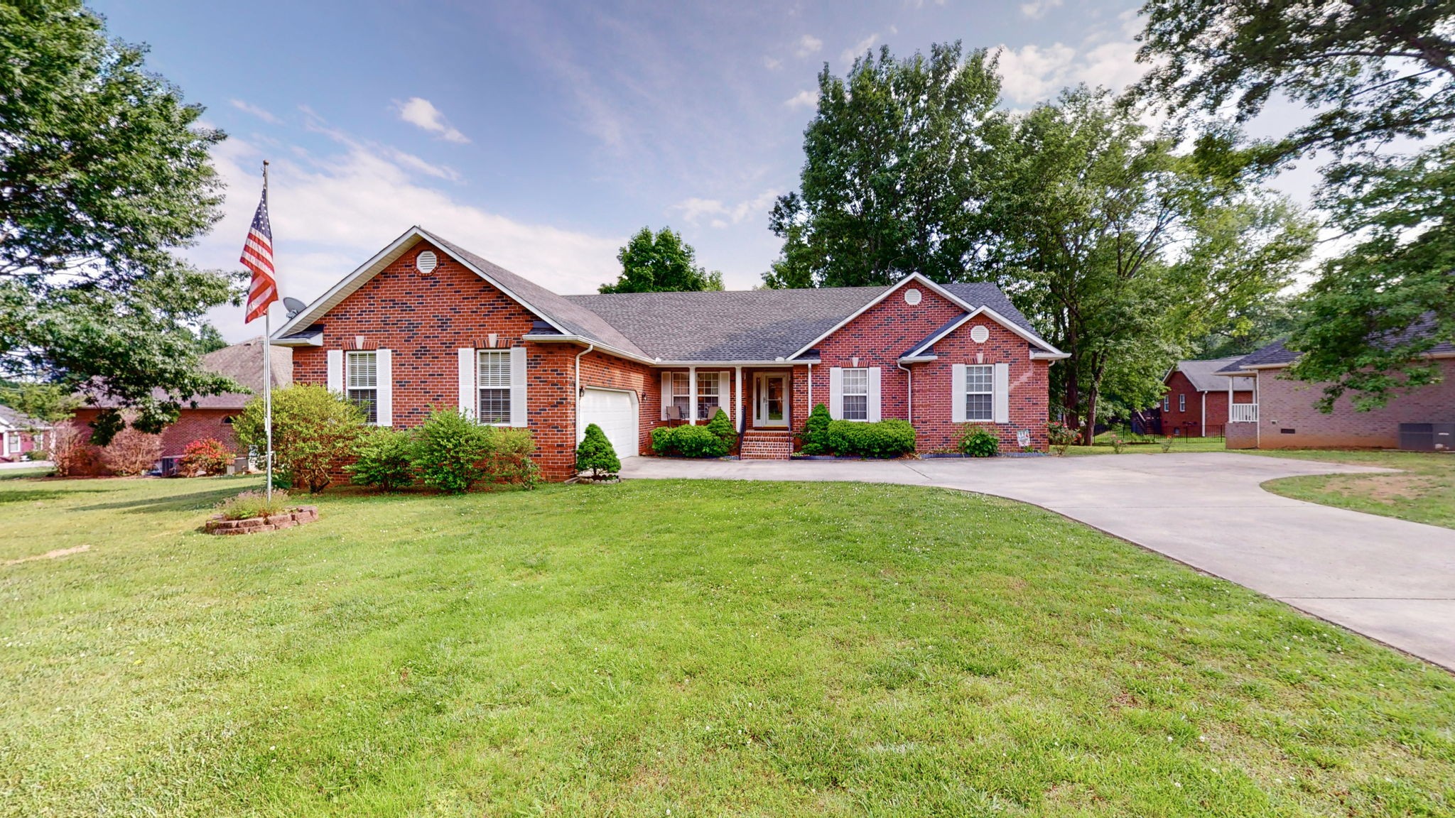 113 Stonegate Cir