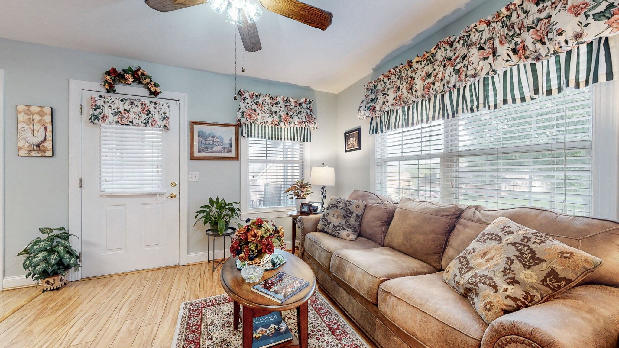 113 Stonegate Cir