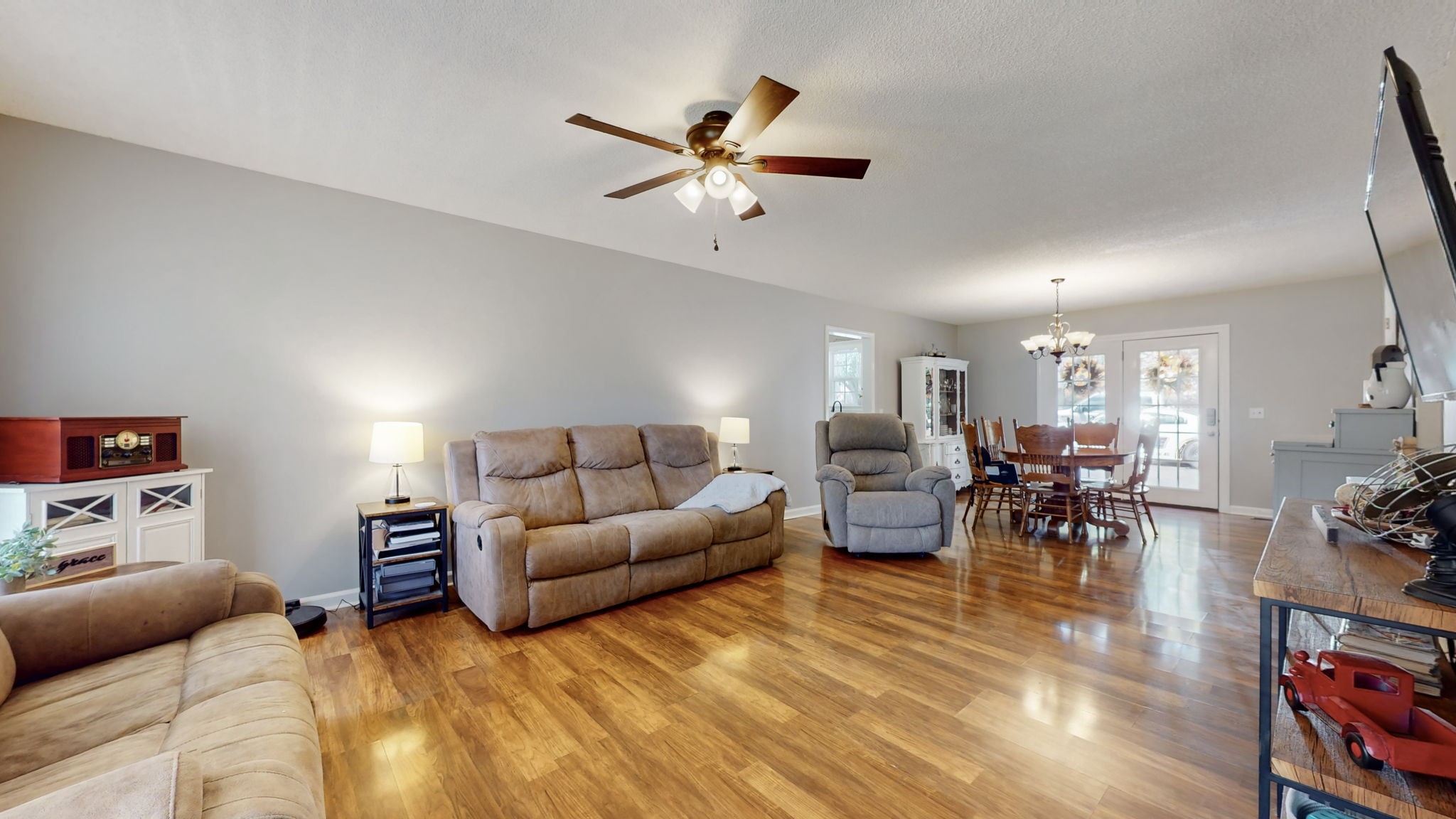 207 Amanda Dr