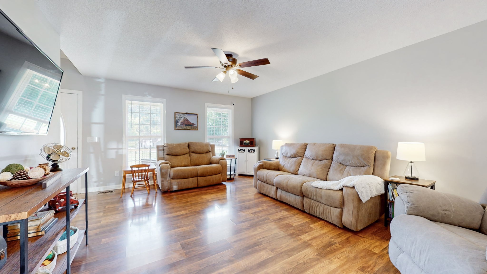 207 Amanda Dr