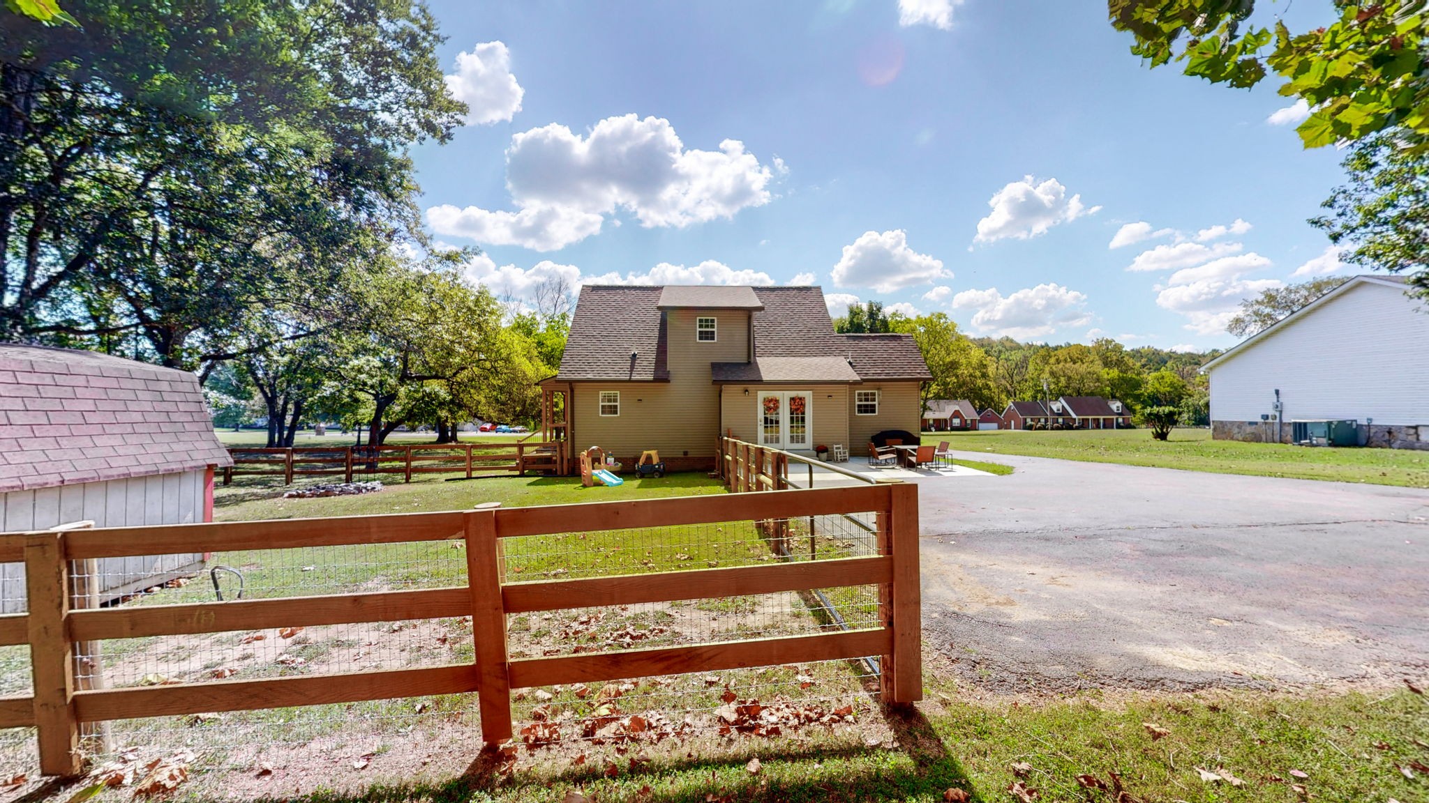 207 Amanda Dr