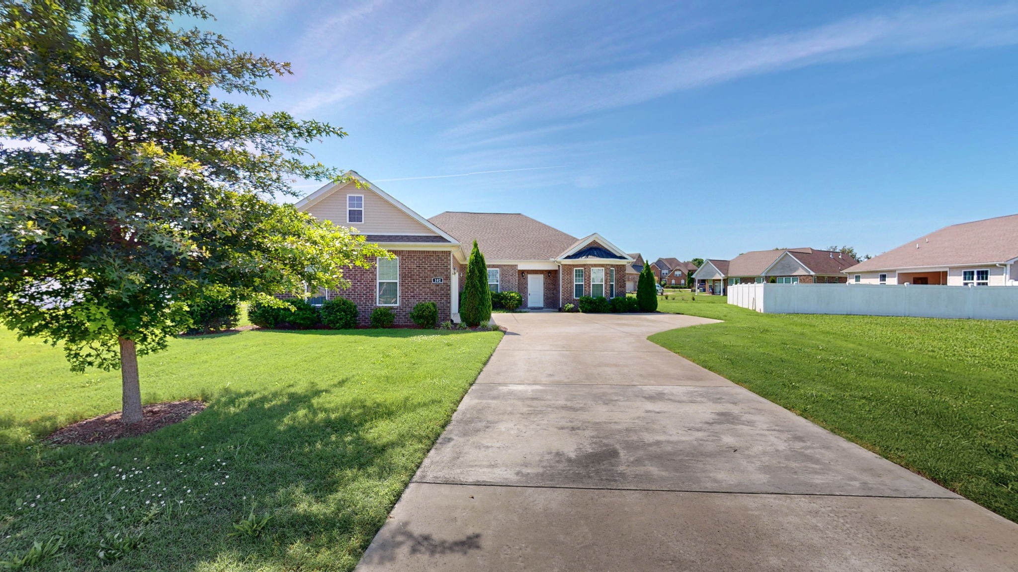 102 Rochester Dr
