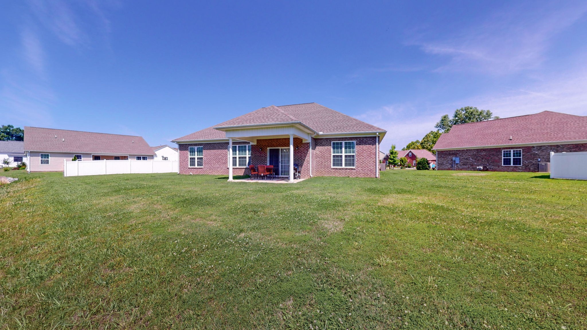 102 Rochester Dr