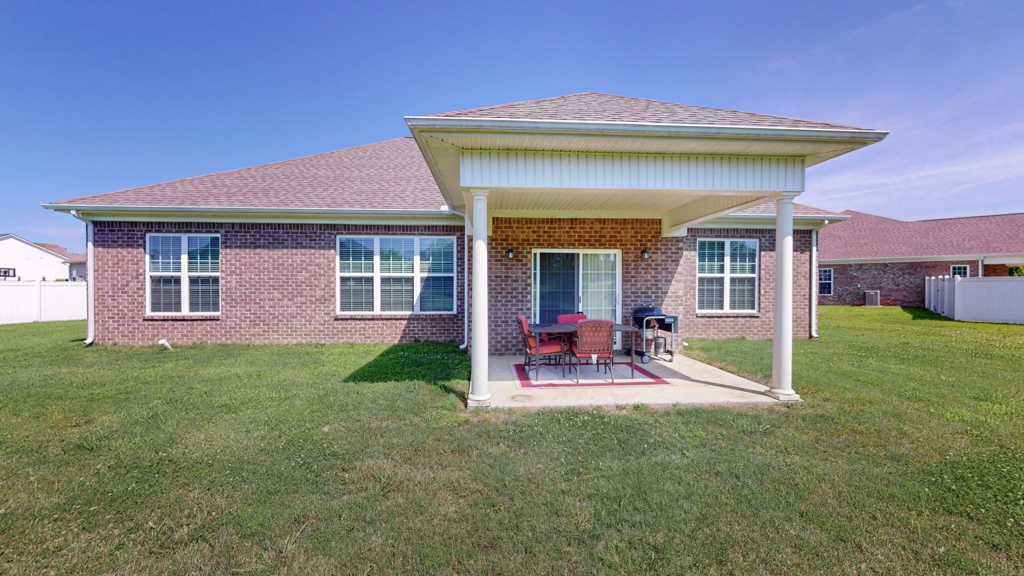 102 Rochester Dr