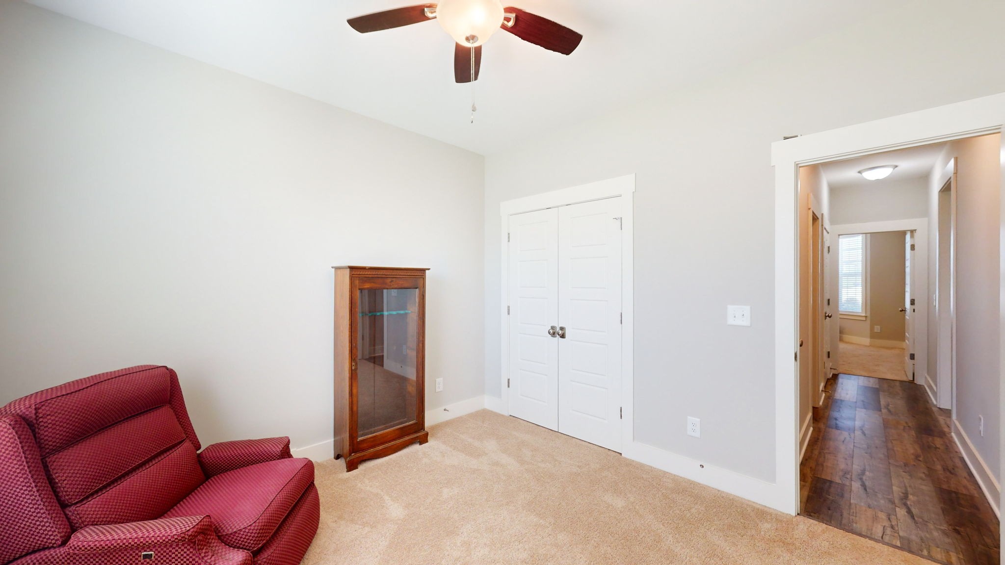 102 Rochester Dr