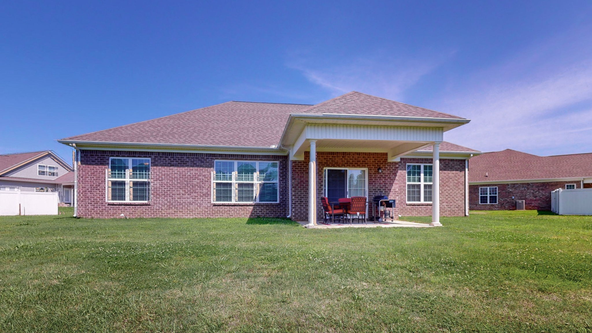 102 Rochester Dr