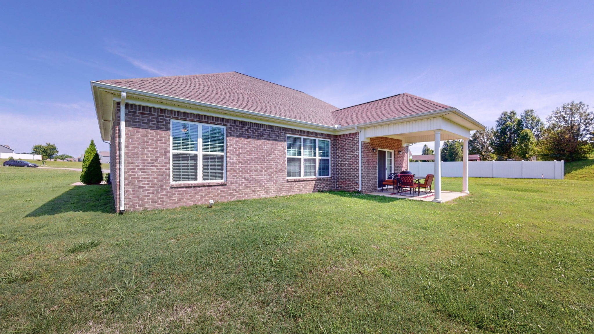 102 Rochester Dr