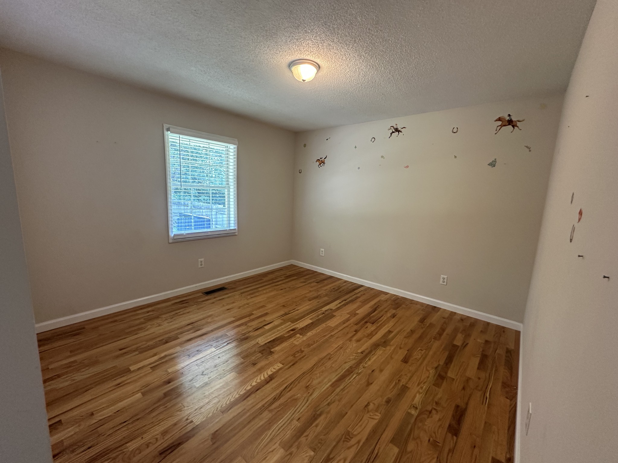 106 Whiteside St