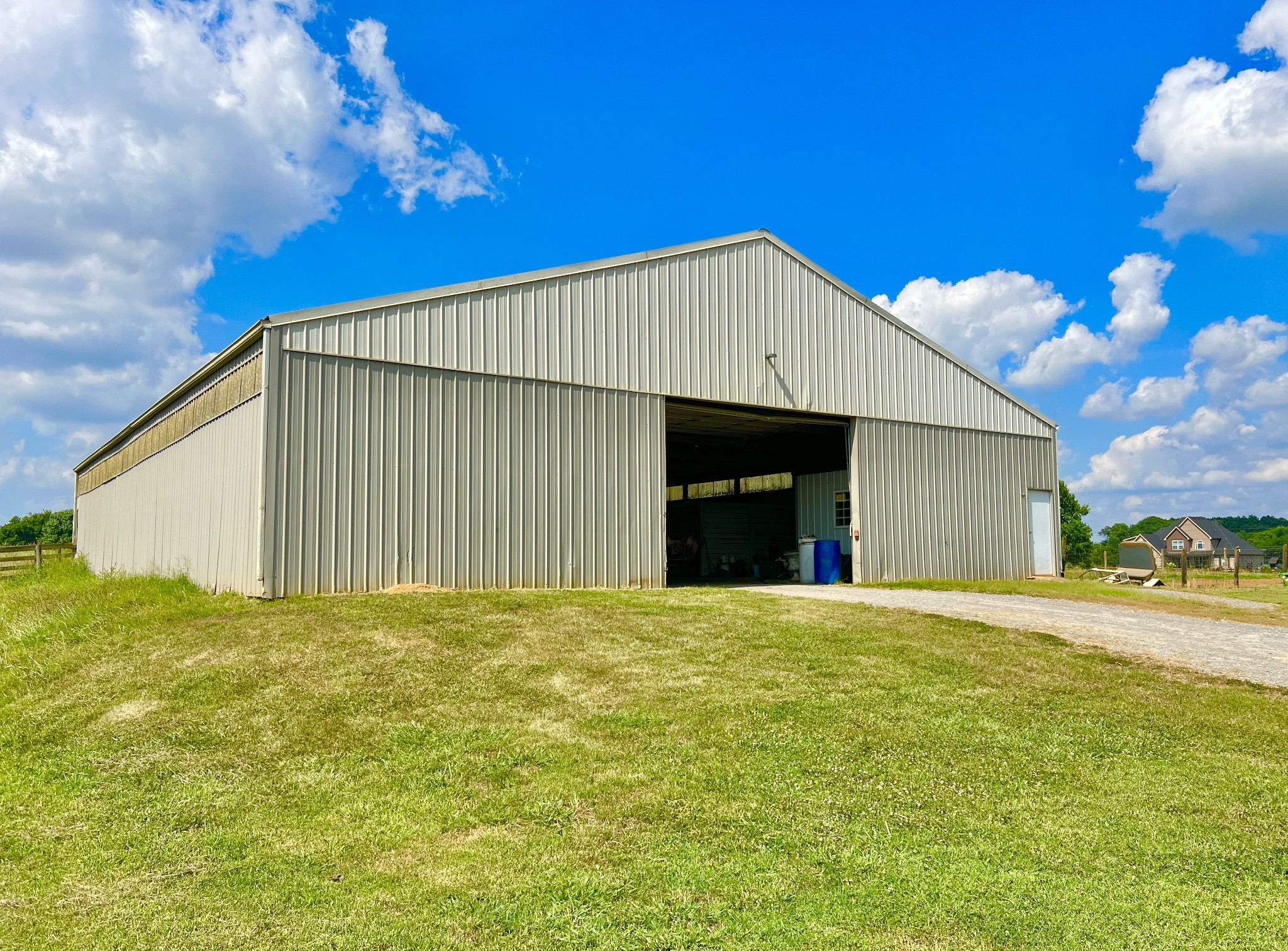 827 Longview Rd