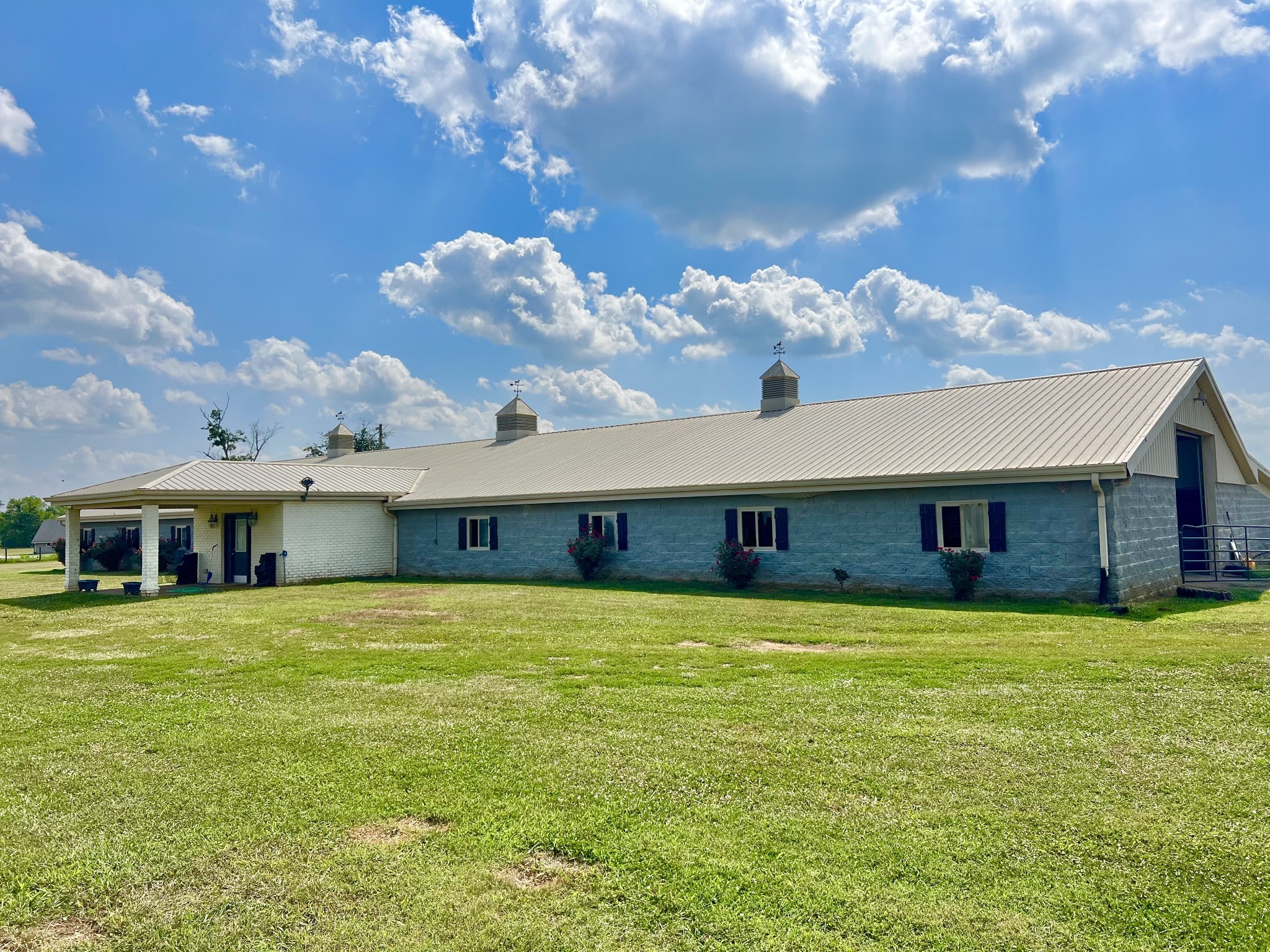 827 Longview Rd