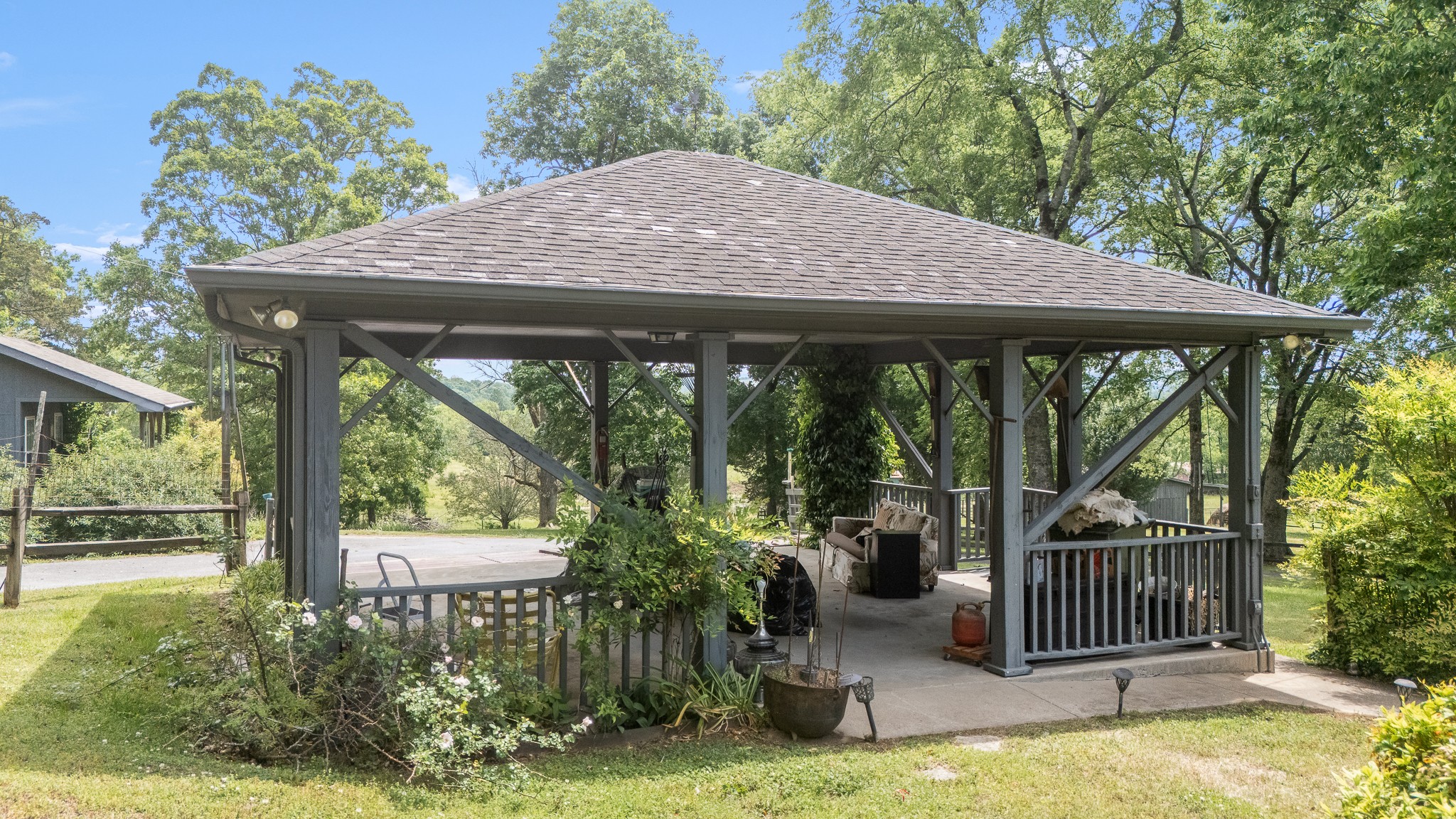32 Grisham Rd