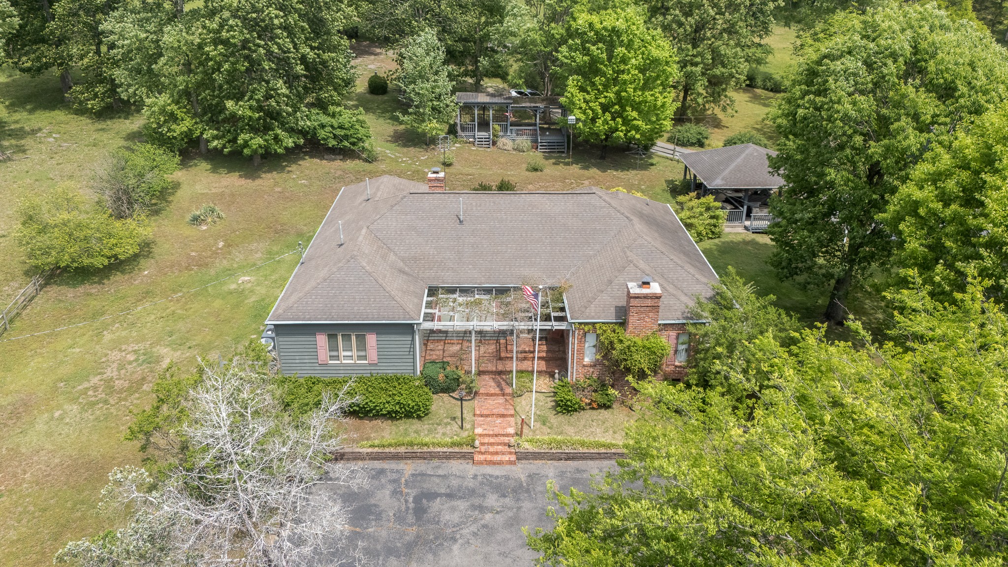 32 Grisham Rd
