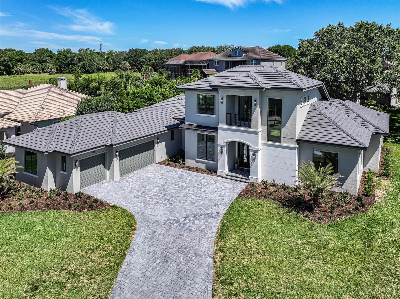 705 LARGOVISTA DR