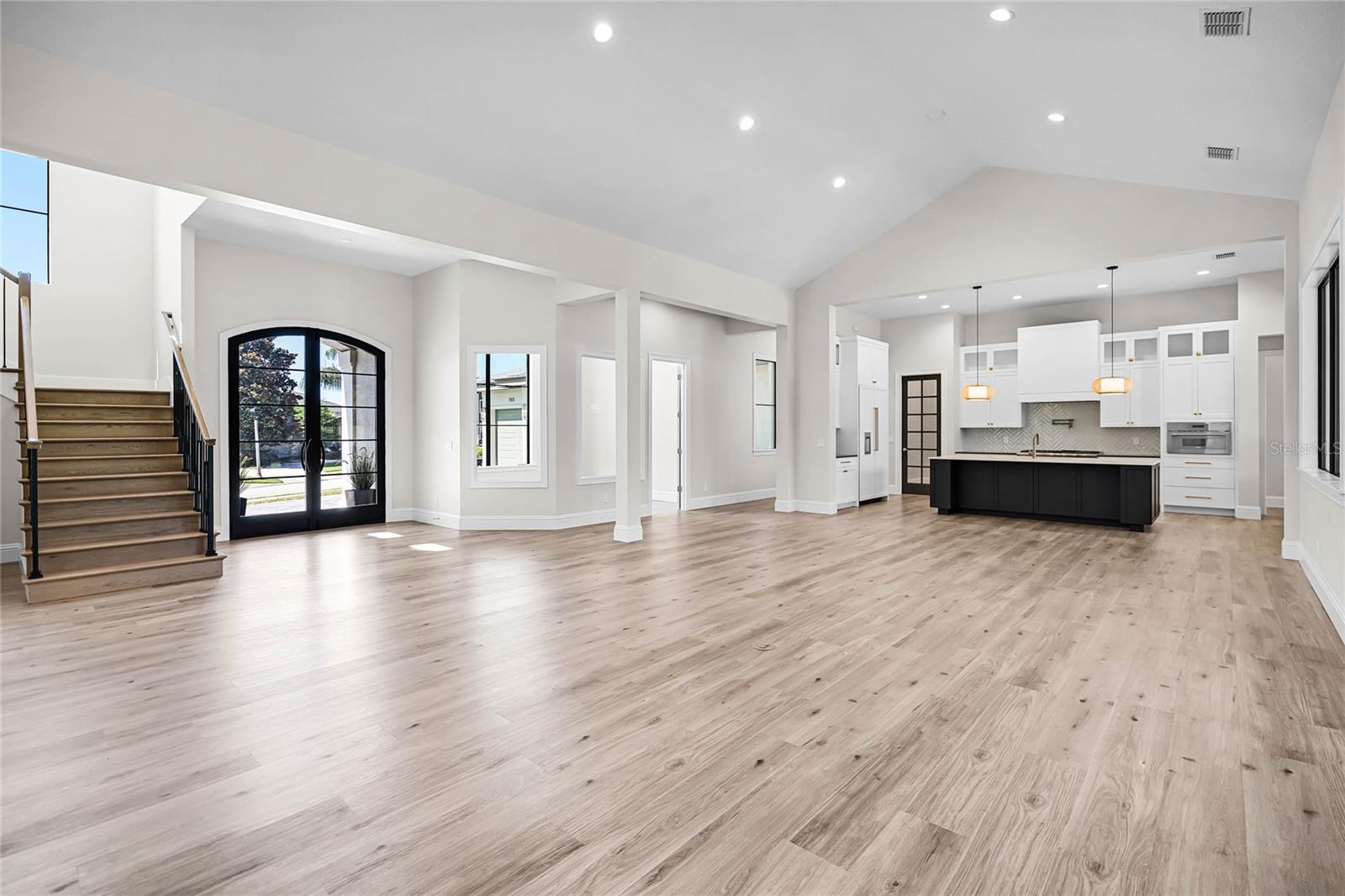 705 LARGOVISTA DR