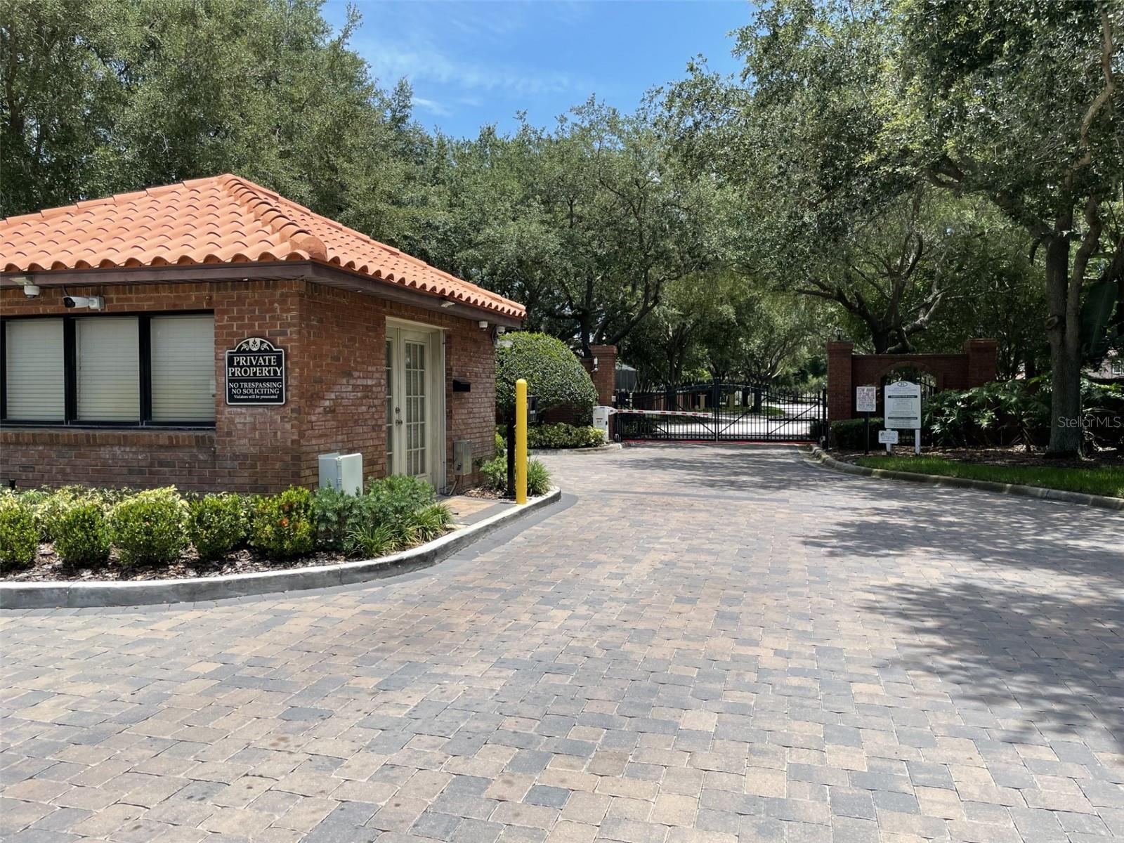 705 LARGOVISTA DR