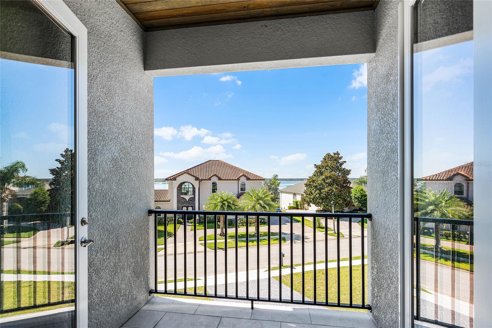 705 LARGOVISTA DR