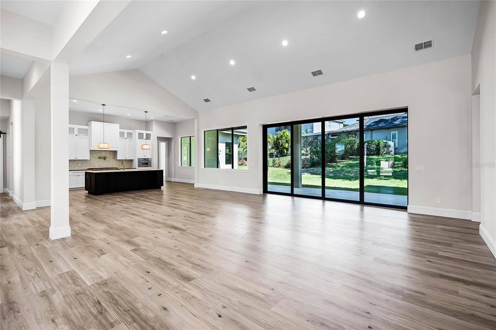 705 LARGOVISTA DR