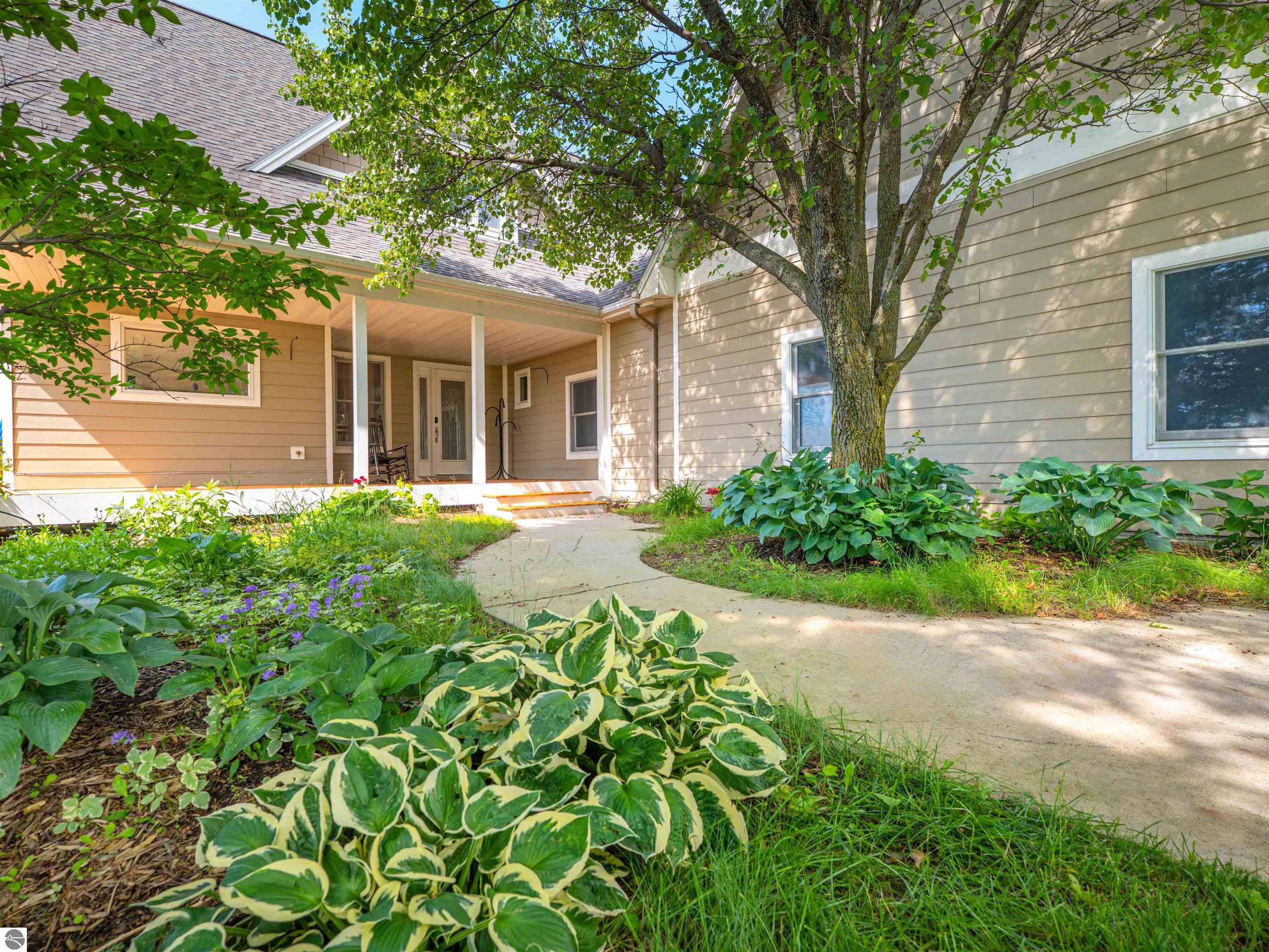 6075 Arabian Lane