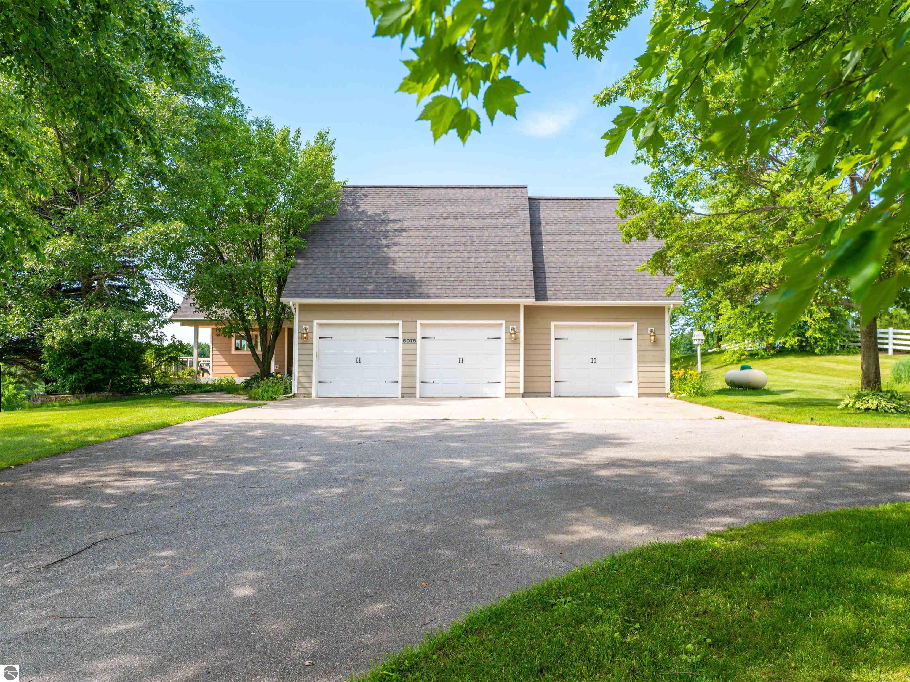 6075 Arabian Lane