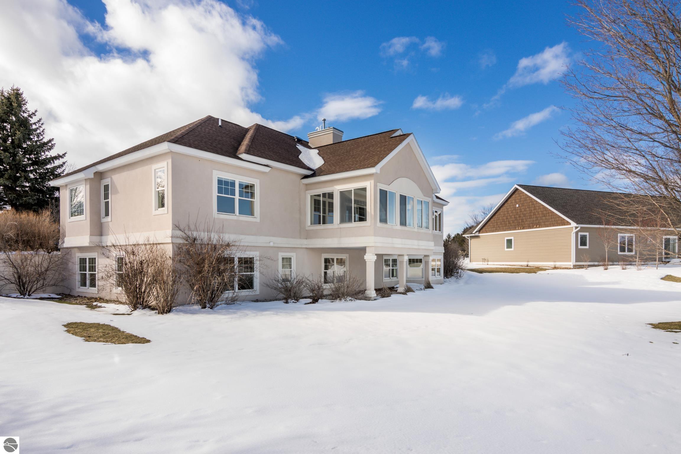 5002 Arrowhead Circle